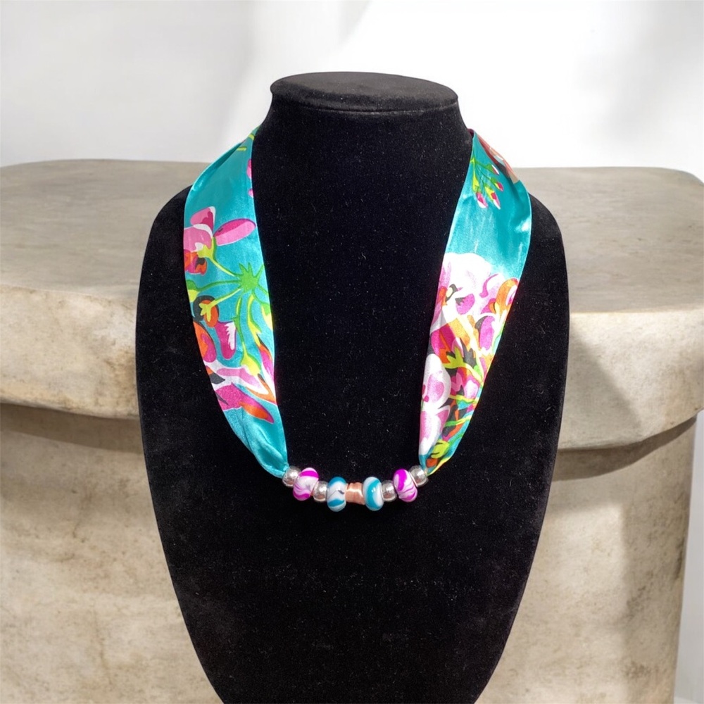 (#39) Handmade silk Necklace with Beads